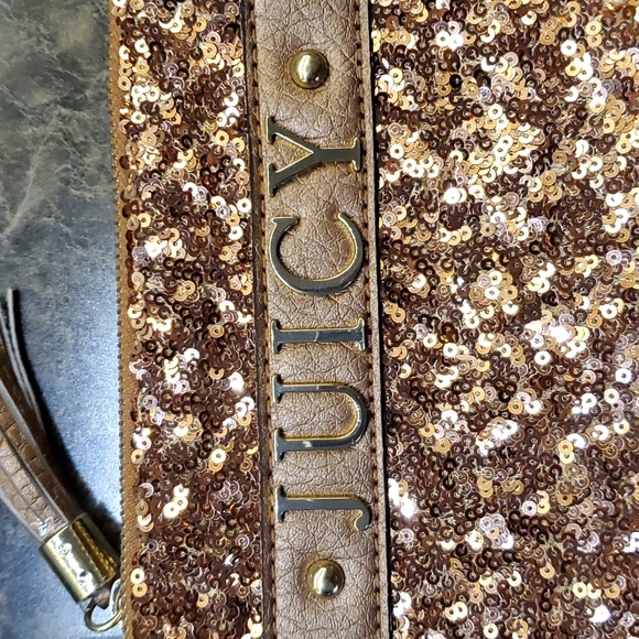 NWOT Juicy Couture sequin zip clutch - Picture 4 of 9